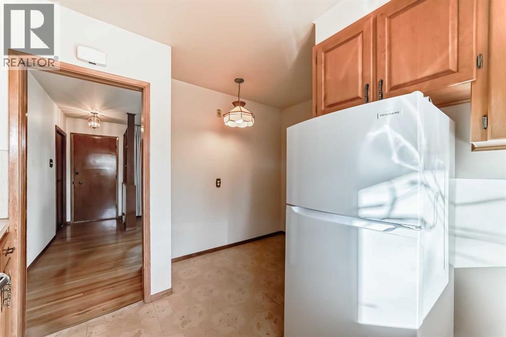 Single Family House Bungalow for Sale in   Avenue SW Glenbrook Calgary 