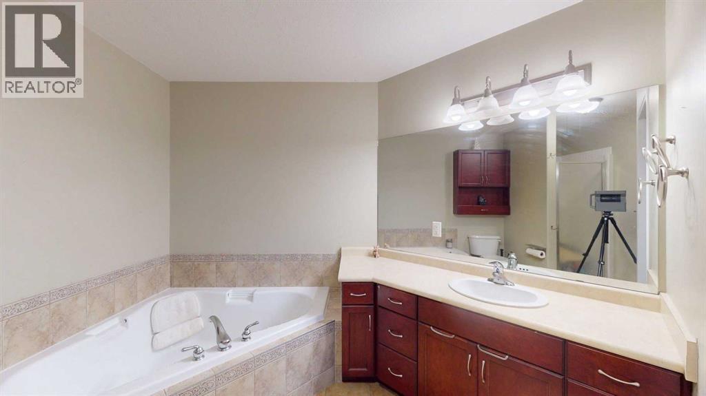 333 Lindstrom Crescent, Fort McMurray