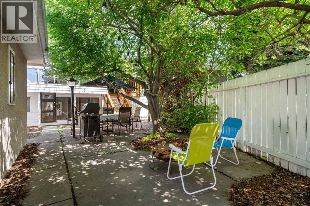 Single Family House Bi-level for Sale in  Bearspaw Drive NW Brentwood Calgary 