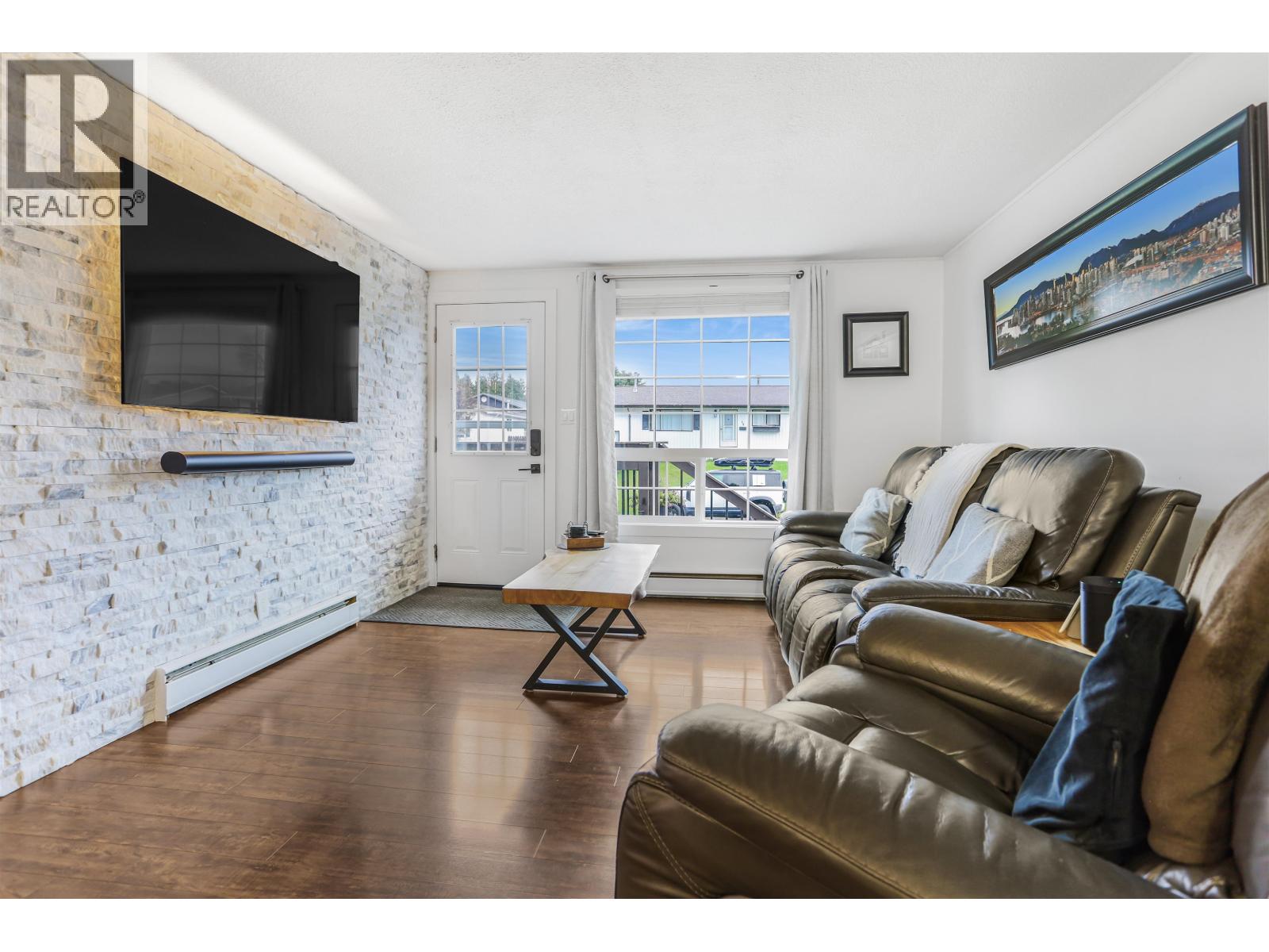 24 FARROW STREET, Kitimat