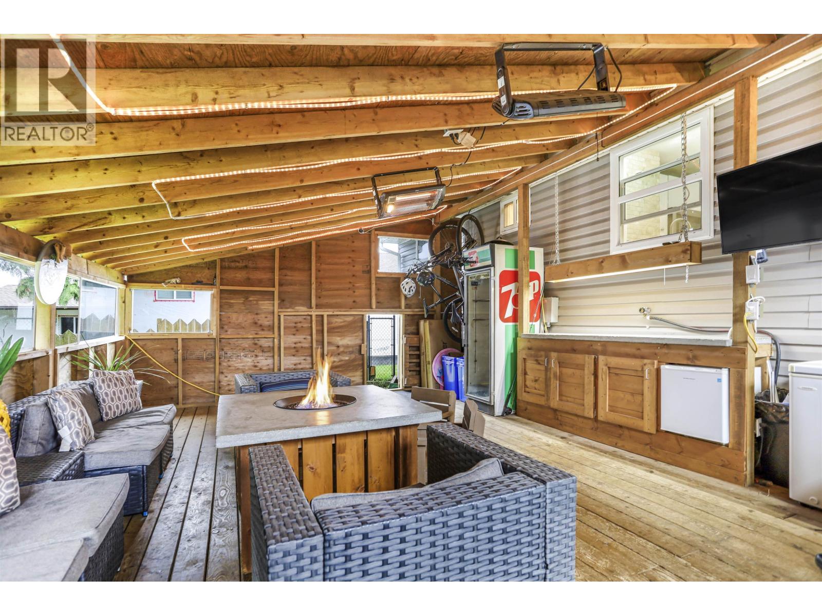 24 FARROW STREET, Kitimat