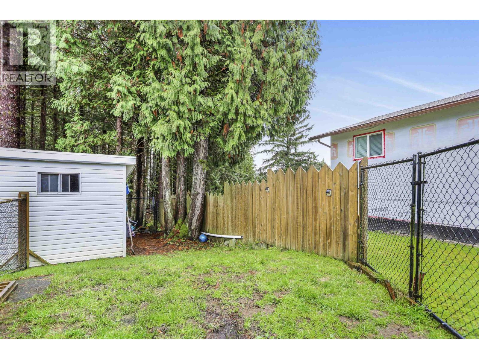 24 FARROW STREET, Kitimat