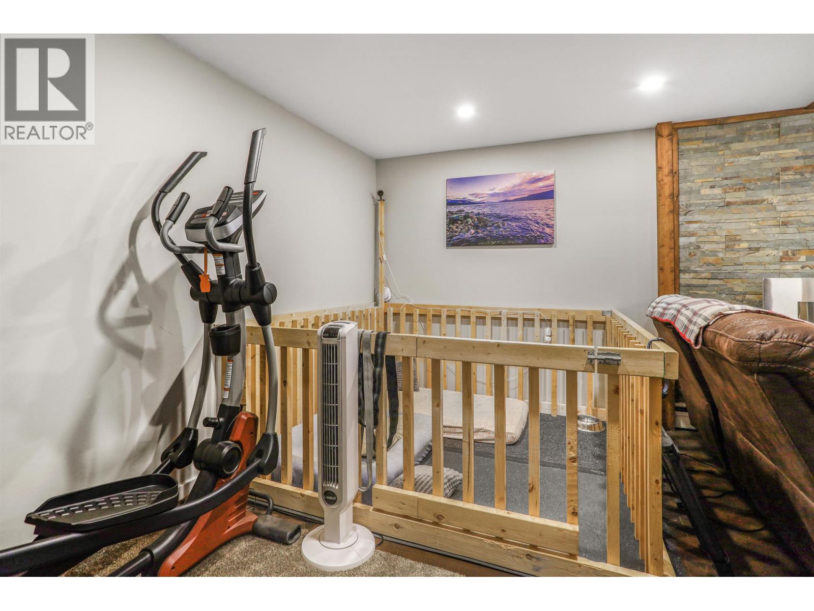 24 FARROW STREET, Kitimat