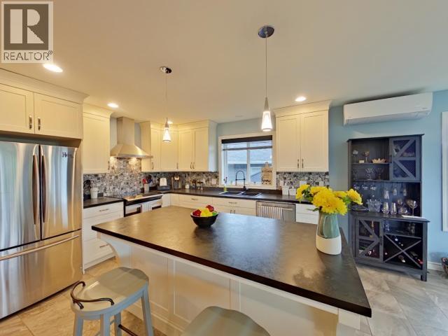 7361 GLACIER STREET, Powell River