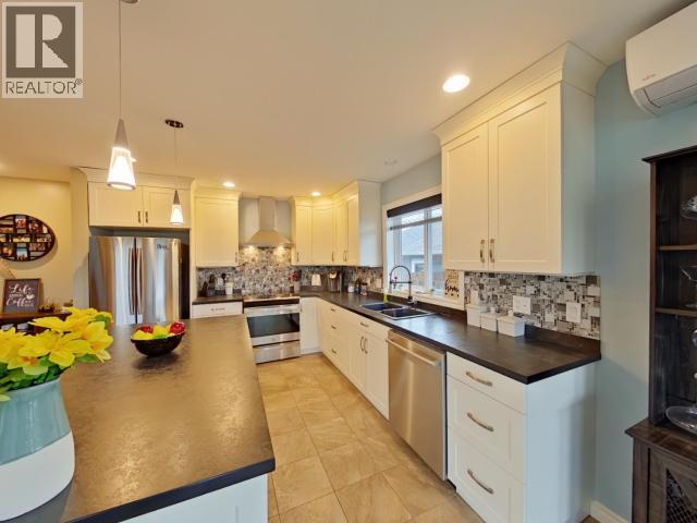 7361 GLACIER STREET, Powell River