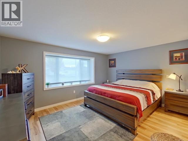 7361 GLACIER STREET, Powell River