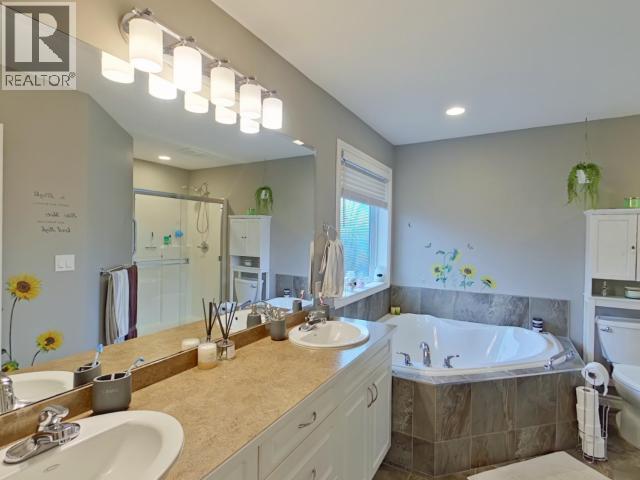 7361 GLACIER STREET, Powell River