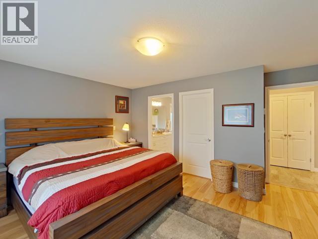 7361 GLACIER STREET, Powell River