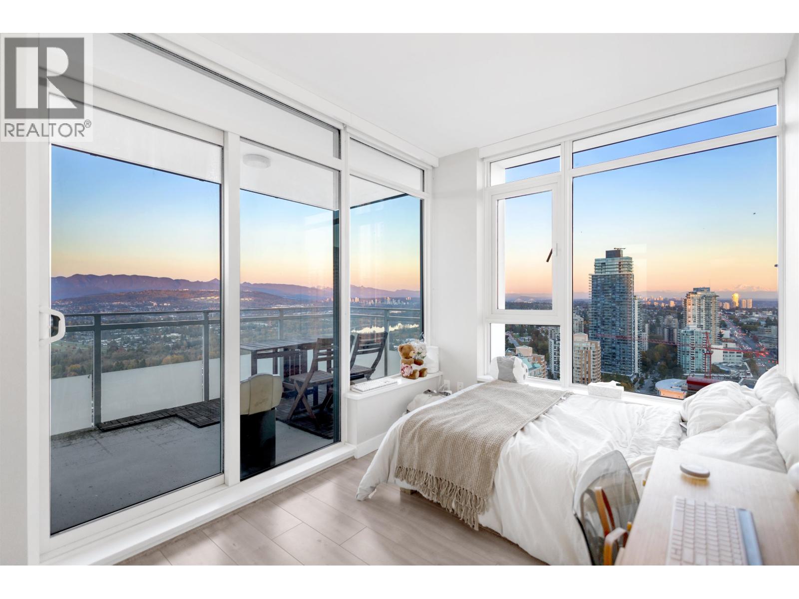 2909 4508 HAZEL STREET