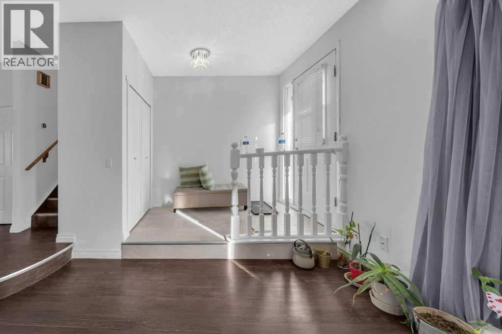 Single Family House 4 Level for Sale in  Castledale Crescent NE Castleridge Calgary 