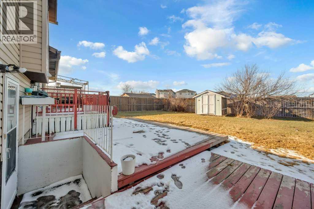 Single Family House 4 Level for Sale in  Castledale Crescent NE Castleridge Calgary 