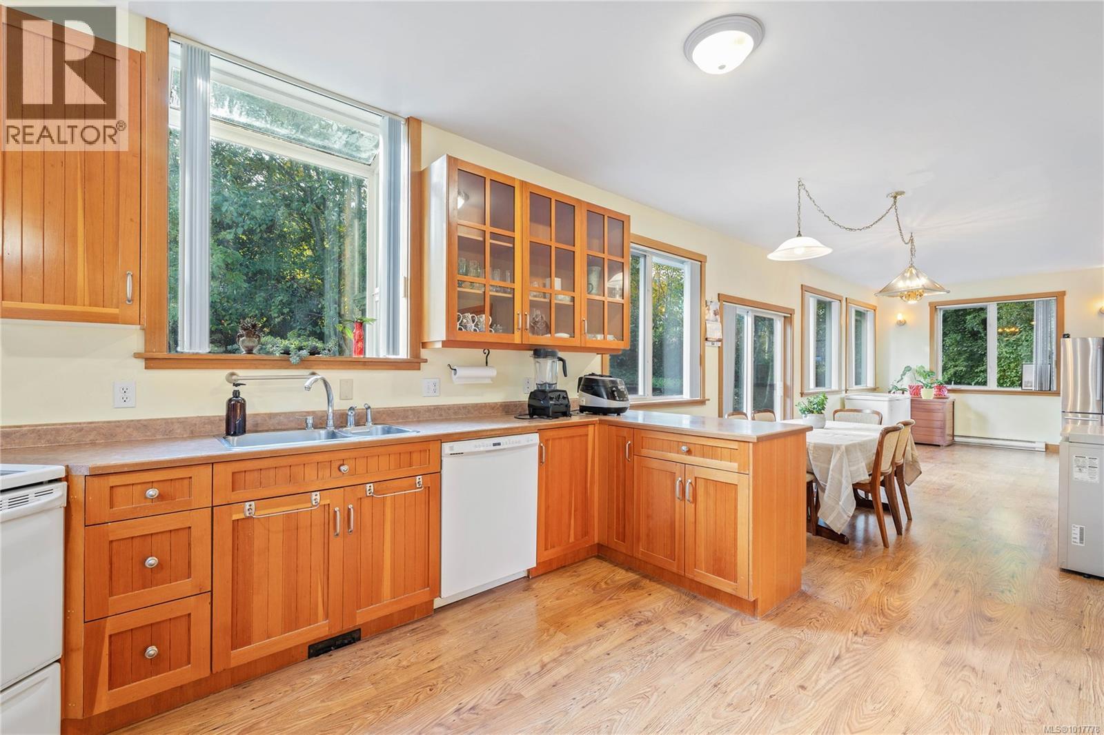 127 Bittancourt Rd, Salt Spring