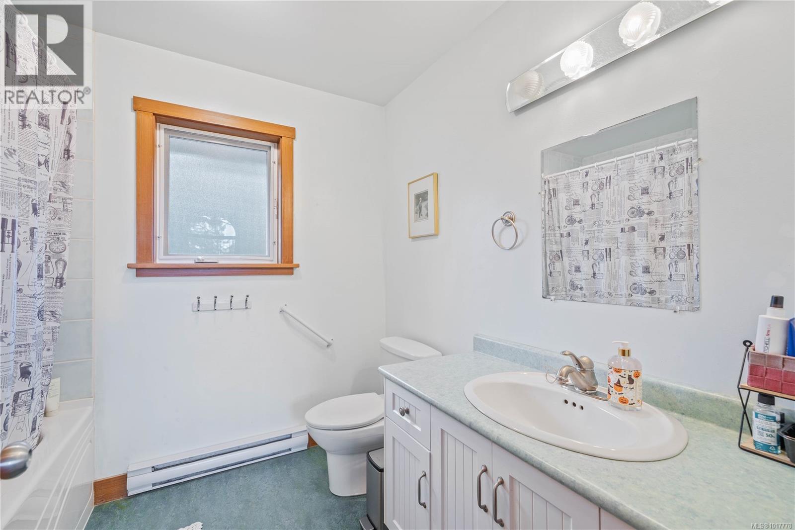 127 Bittancourt Rd, Salt Spring
