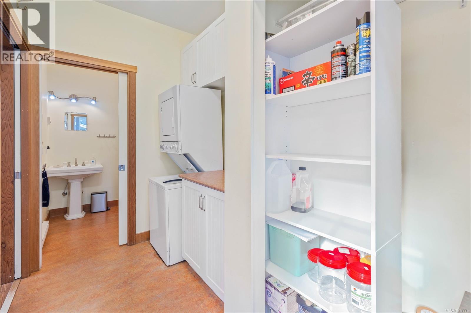 127 Bittancourt Rd, Salt Spring