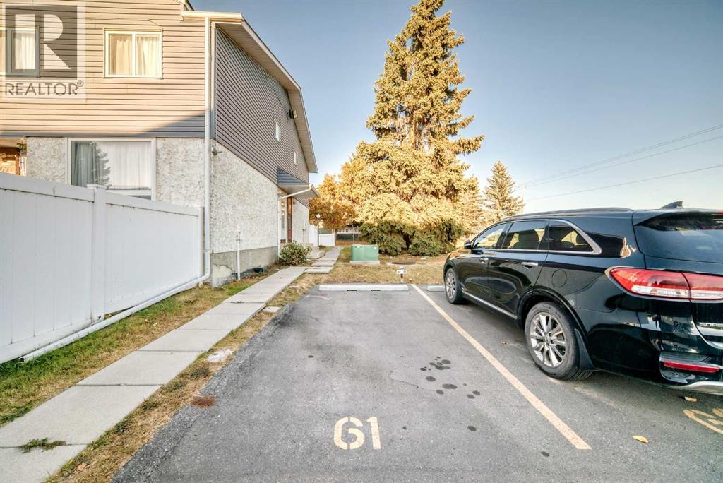 Single Family House for Sale in   HUBALTA Road SE Dover Calgary 