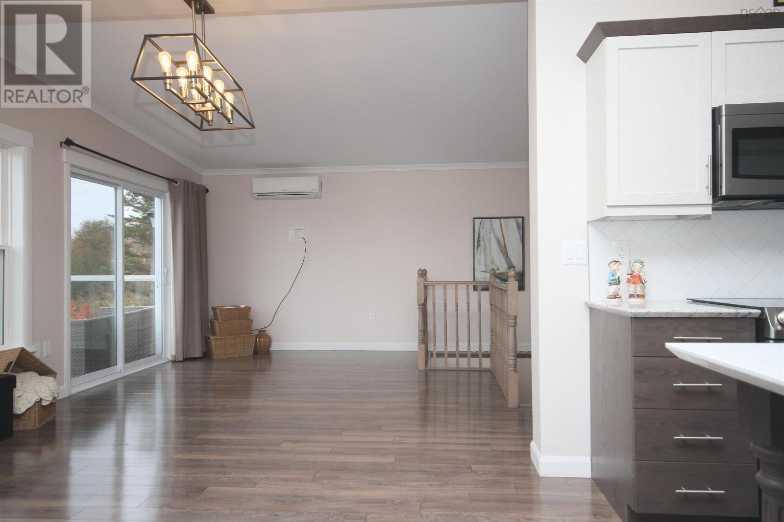 Property 15 of 38 of 10471 highway 16