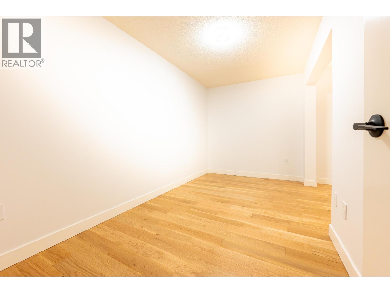 117 265 E 15TH AVENUE, Vancouver