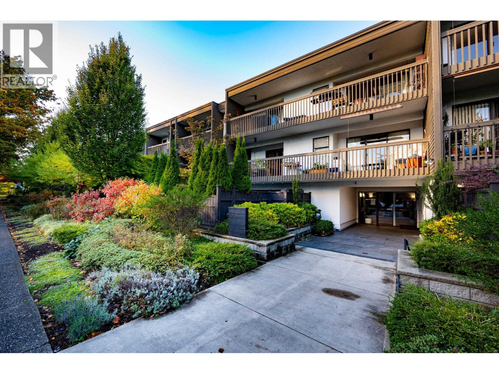 117 265 E 15TH AVENUE, Vancouver