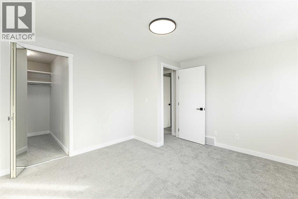 39, 116 Silver Crest Drive NW, Calgary, Alberta