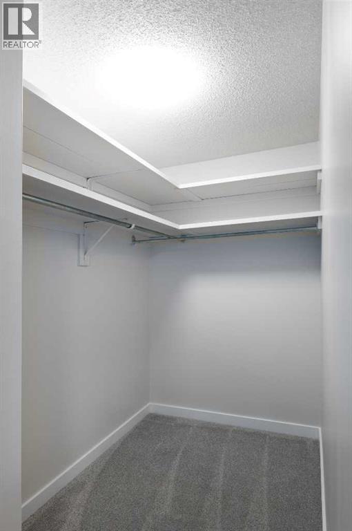 Single Family House for Sale in   Silver Crest Drive NW Silver Springs Calgary 