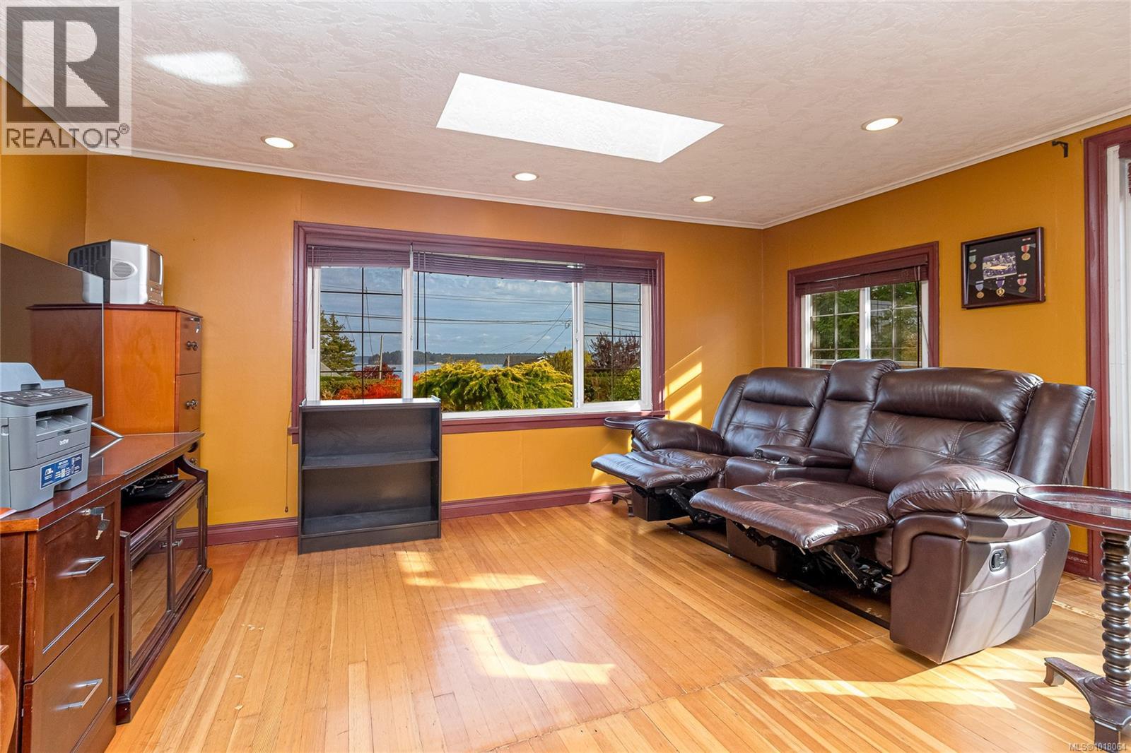 8576 Lochside Drive, North Saanich