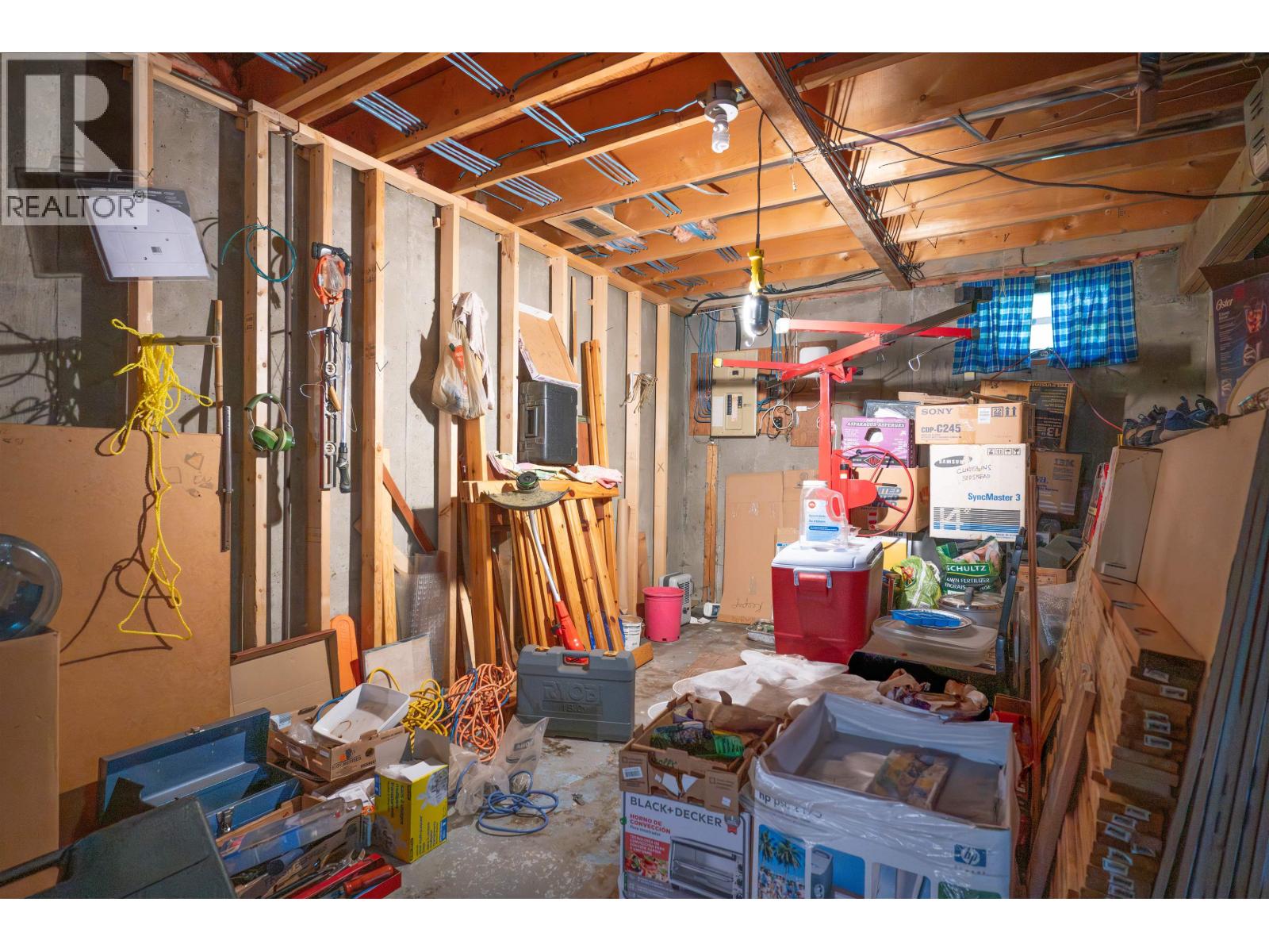 2586 MOSS AVENUE, Prince George