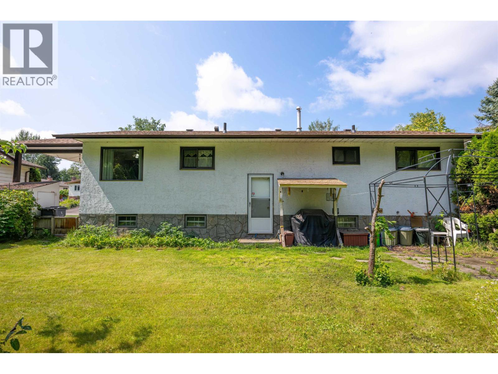 2586 MOSS AVENUE, Prince George