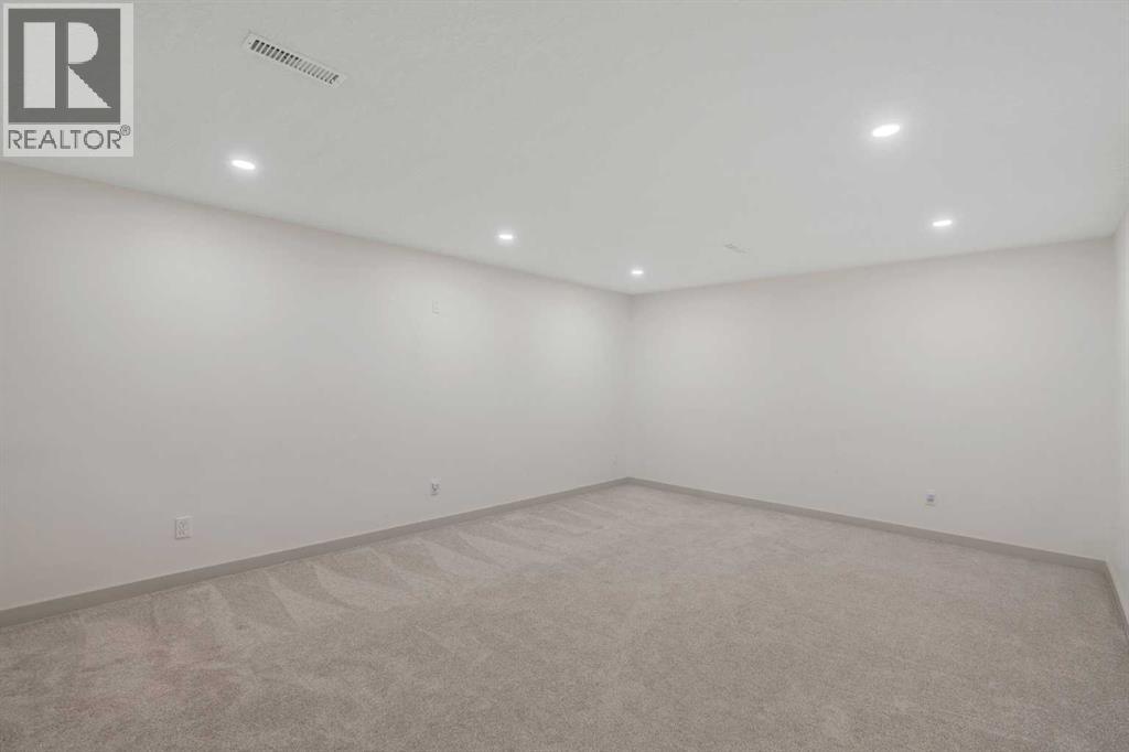 Single Family House 4 Level for Sale in  Austin Road SE Acadia Calgary 