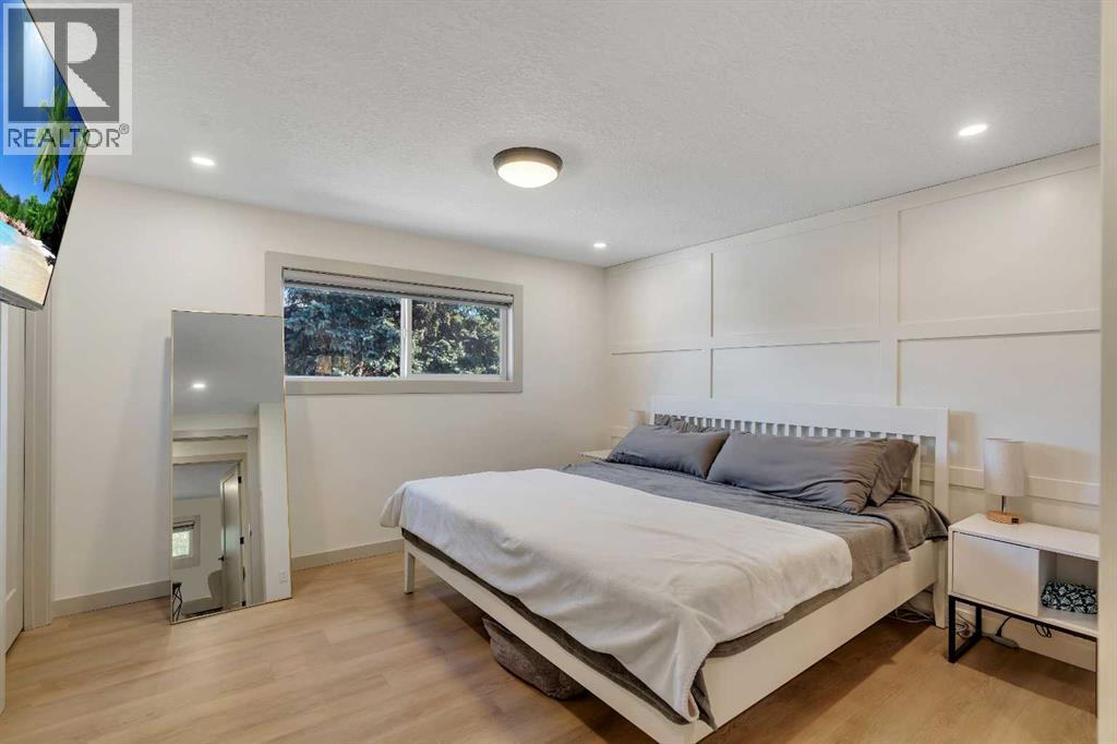 Single Family House 4 Level for Sale in  Austin Road SE Acadia Calgary 