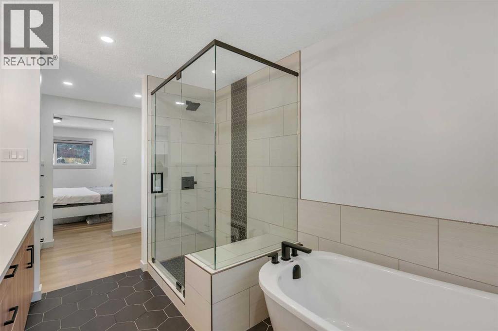 Single Family House 4 Level for Sale in  Austin Road SE Acadia Calgary 