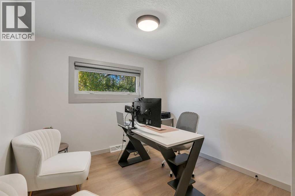 Single Family House 4 Level for Sale in  Austin Road SE Acadia Calgary 