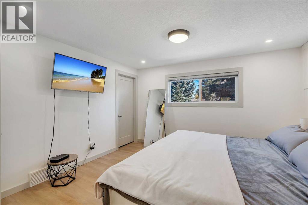 Single Family House 4 Level for Sale in  Austin Road SE Acadia Calgary 