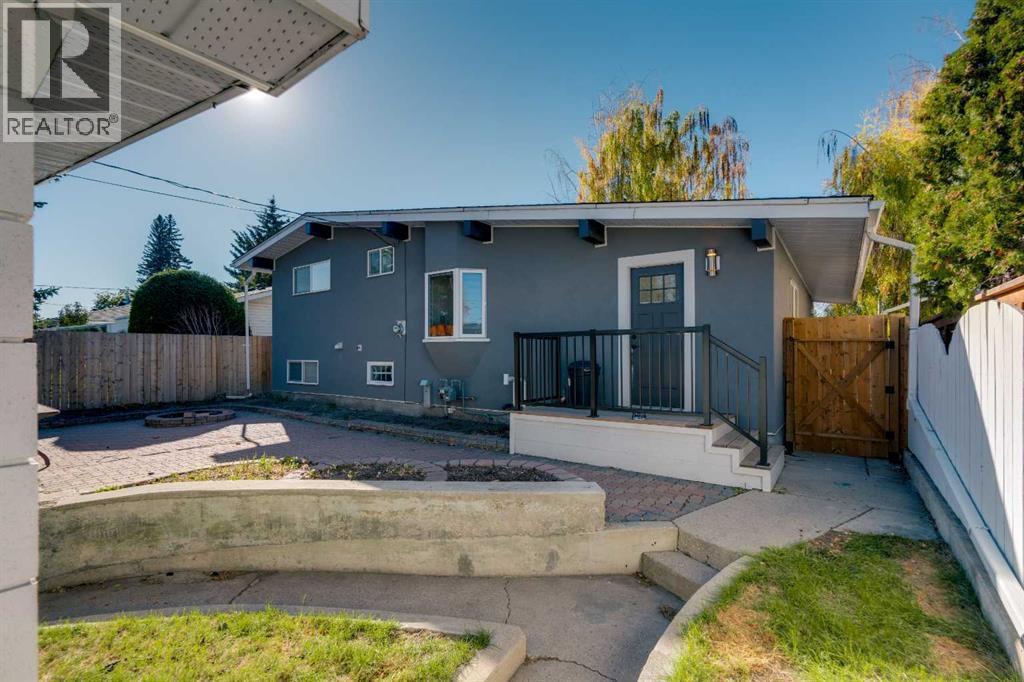Single Family House 4 Level for Sale in  Austin Road SE Acadia Calgary 