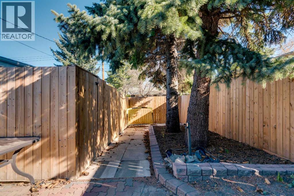 Single Family House 4 Level for Sale in  Austin Road SE Acadia Calgary 