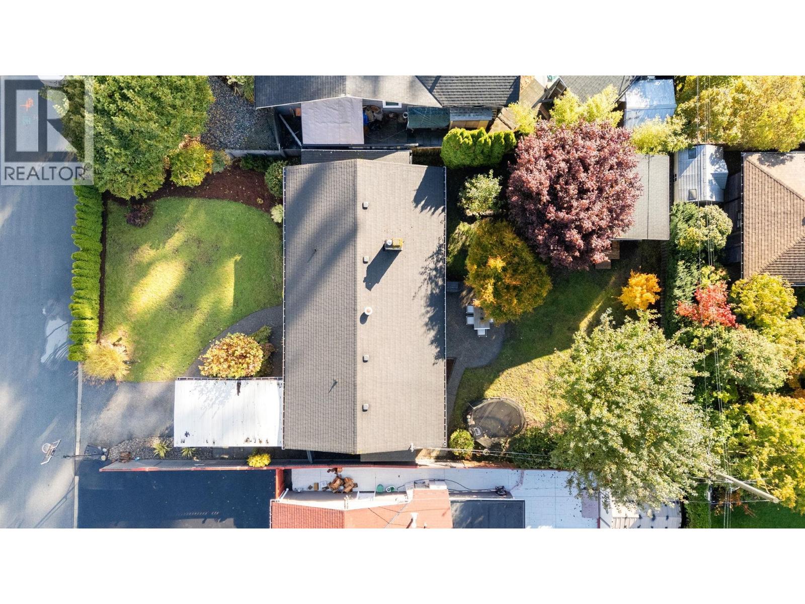 1155 TATLOW AVENUE, North Vancouver