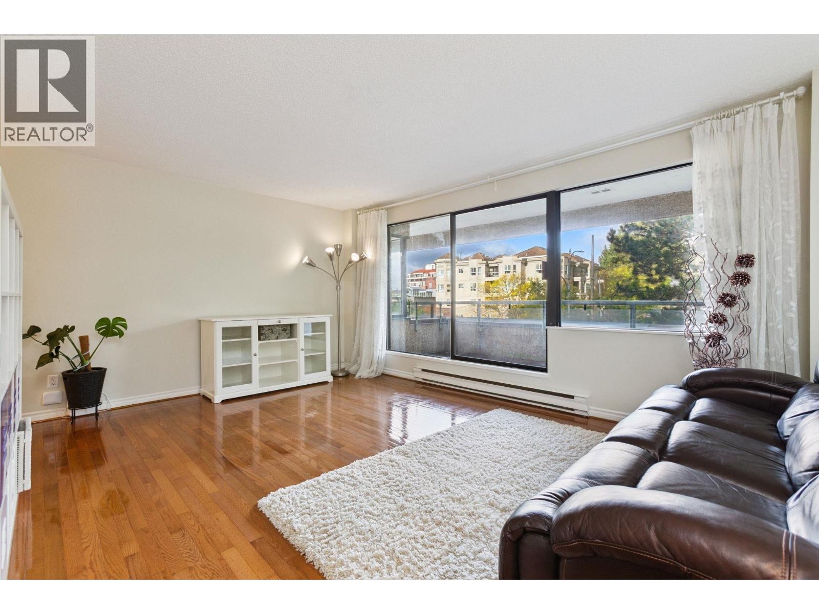 402 1026 QUEENS AVENUE, New Westminster