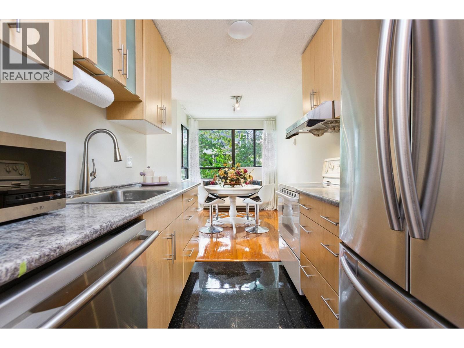 402 1026 QUEENS AVENUE, New Westminster