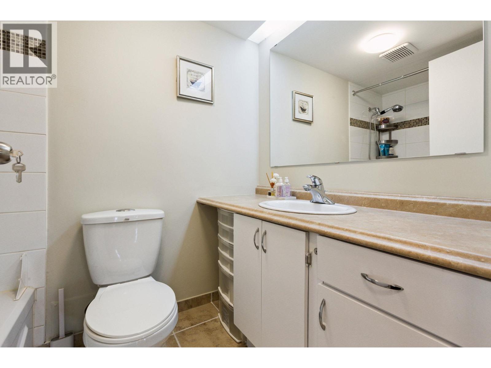 402 1026 QUEENS AVENUE, New Westminster