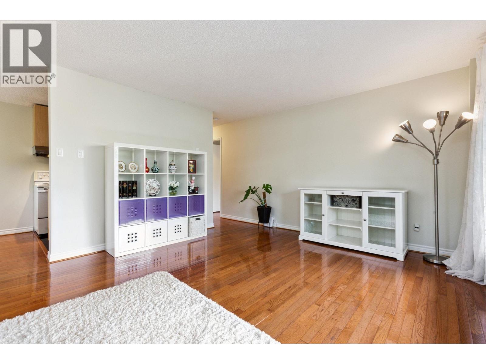 402 1026 QUEENS AVENUE, New Westminster