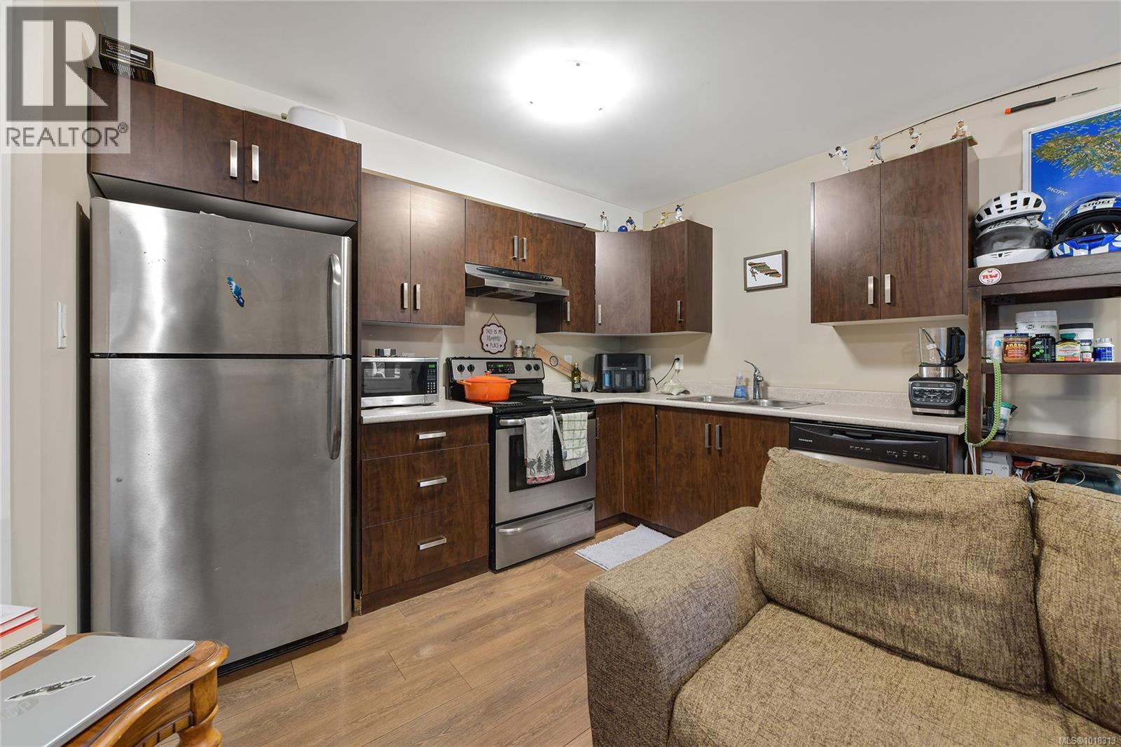 1041 TORRANCE Ave, Langford