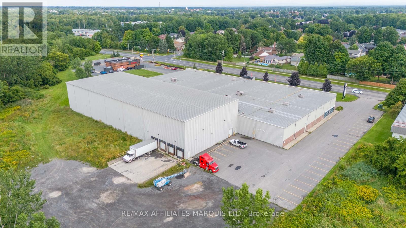 1360 Marleau photo 5