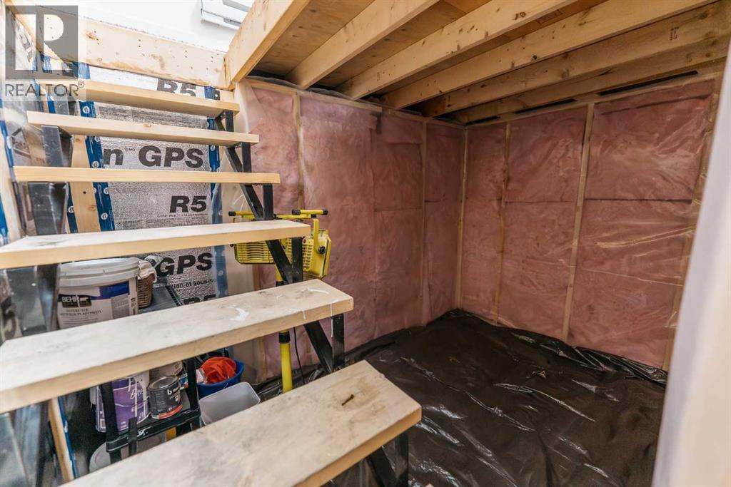 Single Family House Bungalow for Sale in   Avenue Rosedale Stettler 