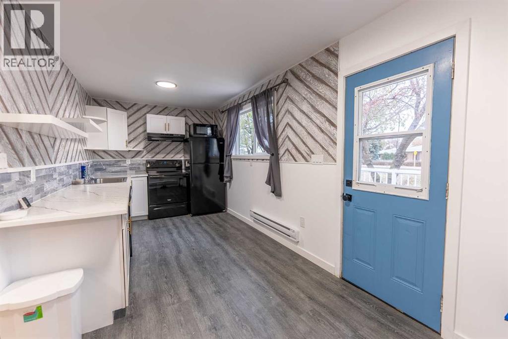 Single Family House Bungalow for Sale in   Avenue Rosedale Stettler 