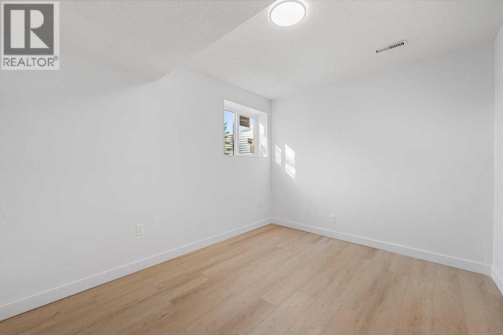 Single Family House Bungalow for Sale in  Berkley Drive NW Beddington Heights Calgary 