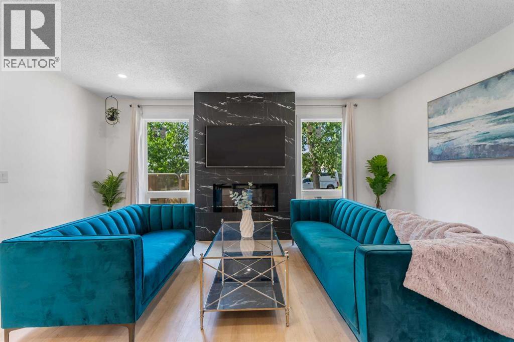 Single Family House Bungalow for Sale in  Berkley Drive NW Beddington Heights Calgary 