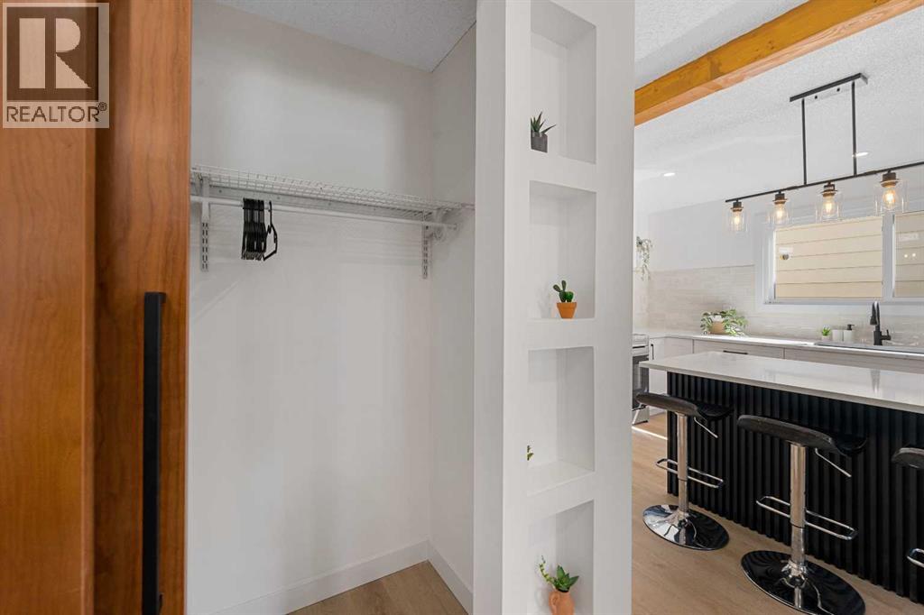 Single Family House Bungalow for Sale in  Berkley Drive NW Beddington Heights Calgary 