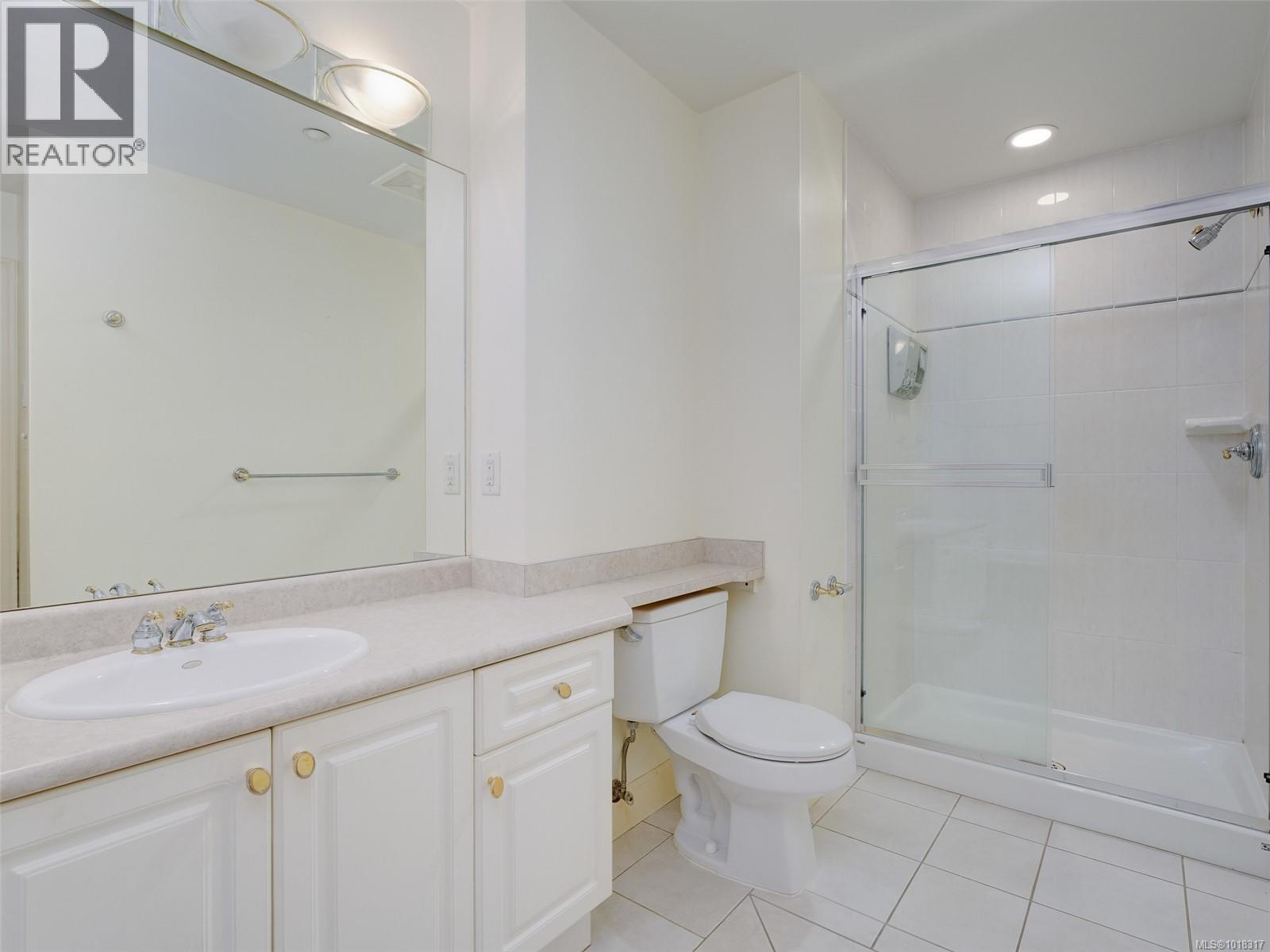 14 21 Dallas Rd, Victoria