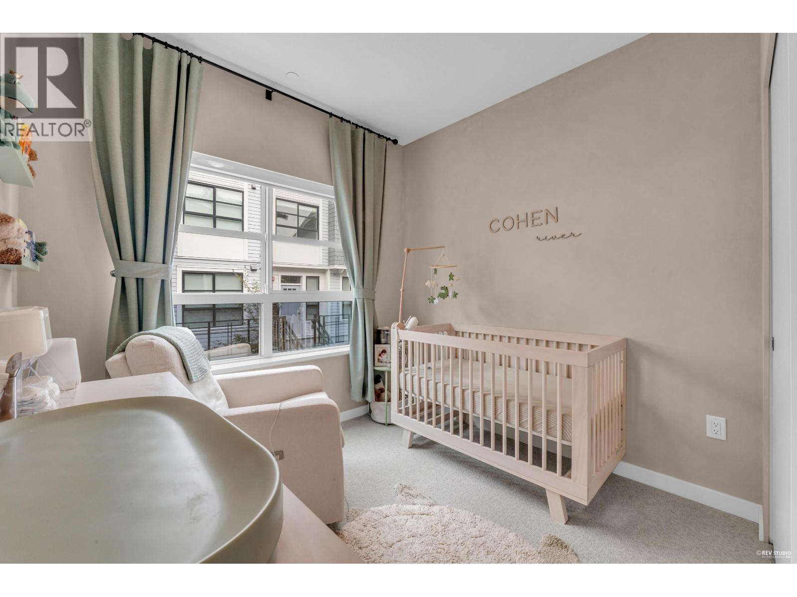 128 2045 HERITAGE PARK LANE, North Vancouver