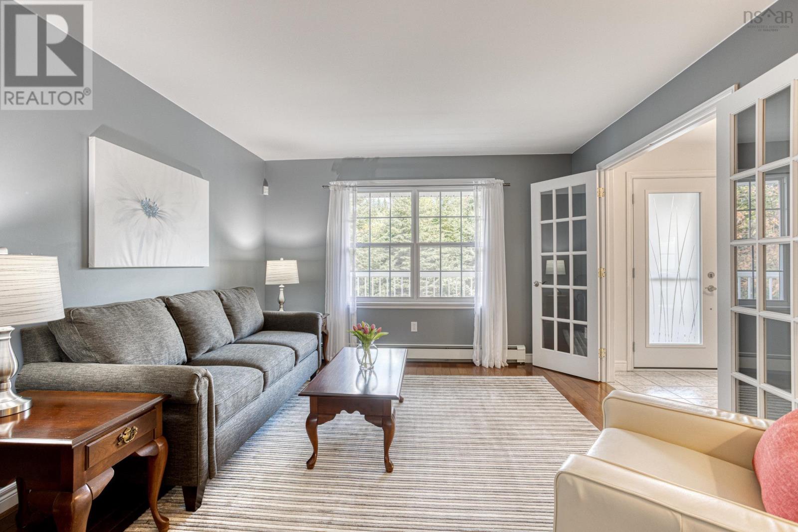 Property 11 of 49 of 55 SUMMIT Crescent