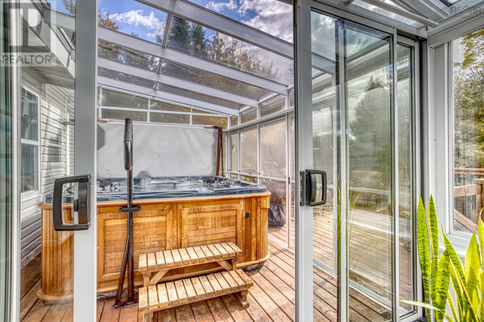 Property 28 of 49 of 55 SUMMIT Crescent